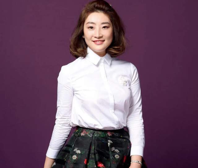 14岁独自留学，毕业3年就独掌一个集团，宗馥莉可不是“娇娇女”