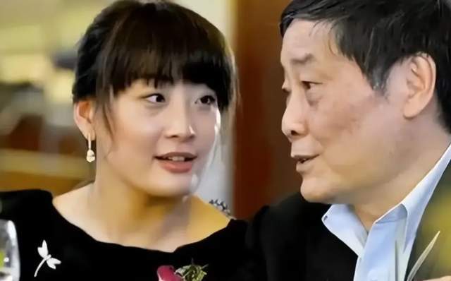 14岁独自留学，毕业3年就独掌一个集团，宗馥莉可不是“娇娇女”