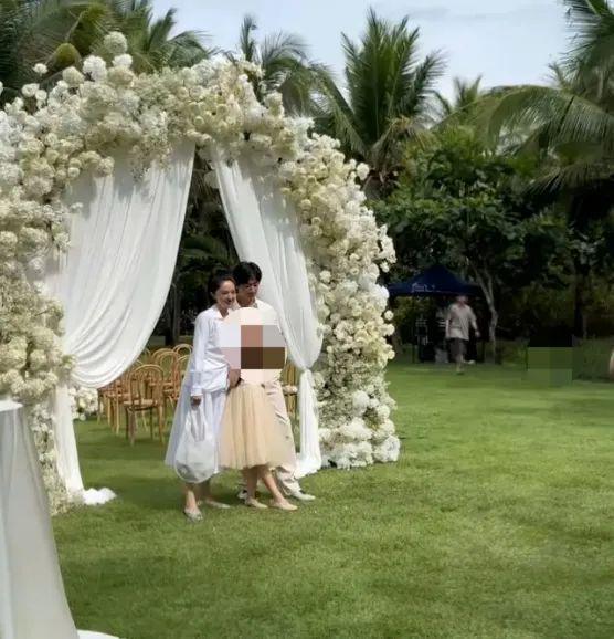 经历过“可怕的婚姻”，董璇怎么还敢二婚？
