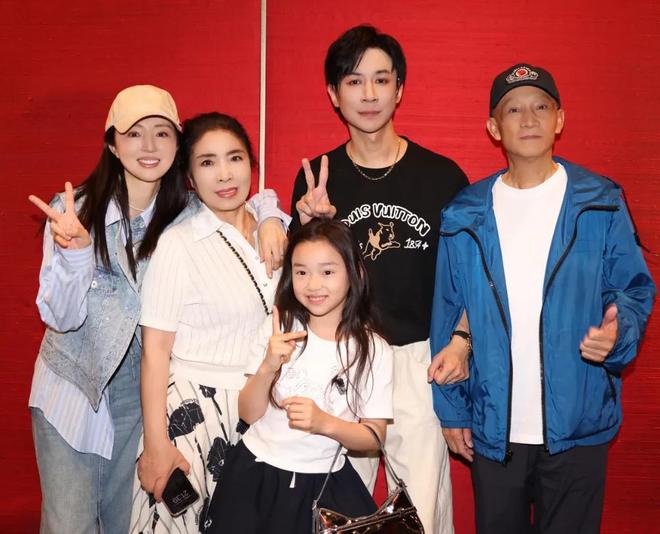 女明星恋爱结婚愈发不看脸！太多女强男弱，男方槽点一个比一个多