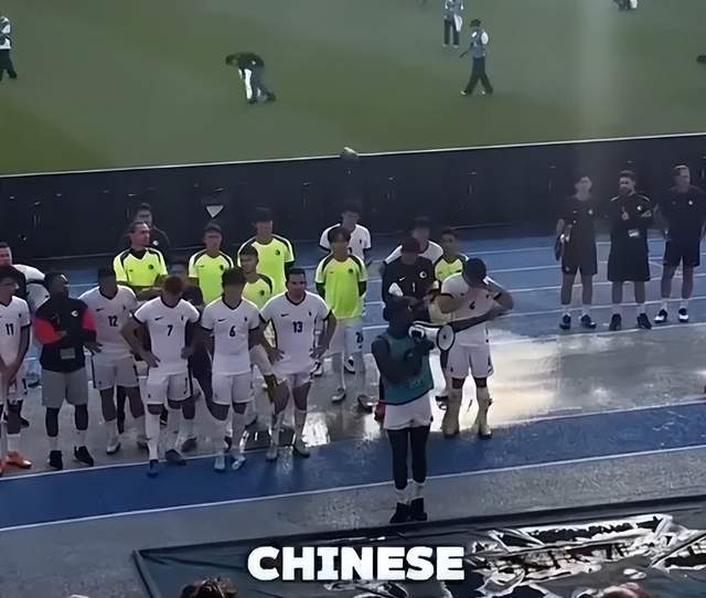 香港黑人球员辱骂中国球迷，霍启刚评论区沦陷，传内地俱乐部解约