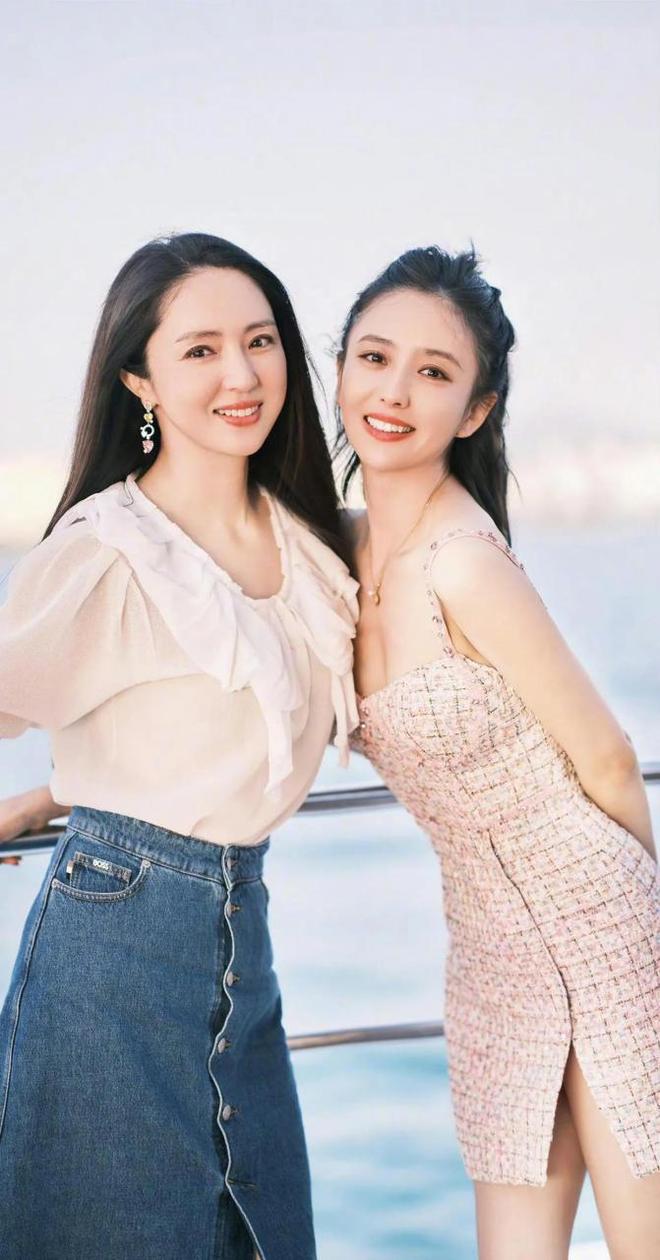 董璇二婚伴娘是佟丽娅？助推好姐妹相信爱情，谁说娱乐圈没真闺蜜
