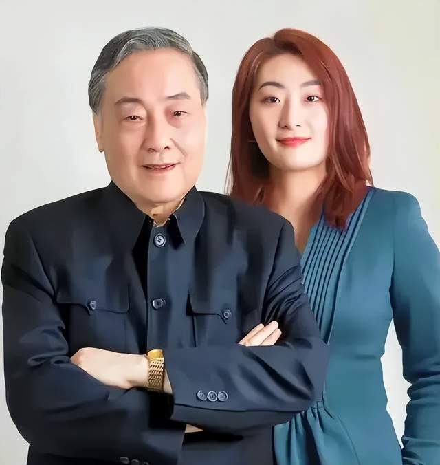 宗馥莉事件连锁反应！富二代们又查信托又立遗嘱，评论区好精彩！