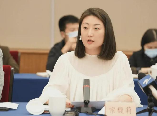 宗馥莉叔叔发声，指责她欺人太甚，称杜建英对娃哈哈贡献很大