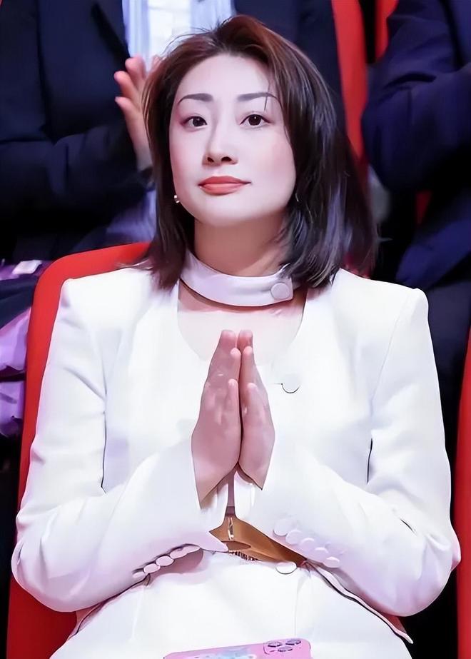 宗馥莉叔叔发声，指责她欺人太甚，称杜建英对娃哈哈贡献很大