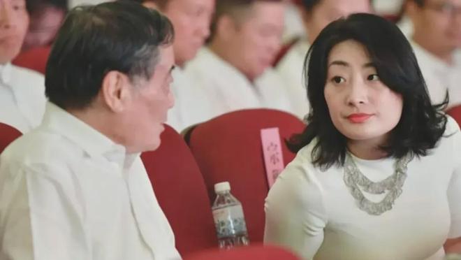 宗馥莉叔叔发声，指责她欺人太甚，称杜建英对娃哈哈贡献很大