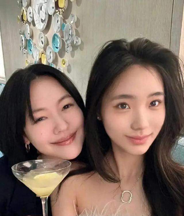 星二代扎堆出道比拼！沈佳润获好感，小S女儿大翻车，太卷了！