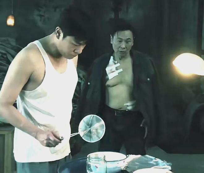 《扫毒风暴》老鬼，居然是他！演技秦昊也压不住，观众：不像演的