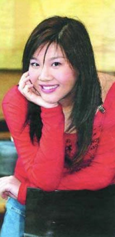 郑欣宜：从“死亡之吻”到红馆女神，一个港乐千金的荆棘路