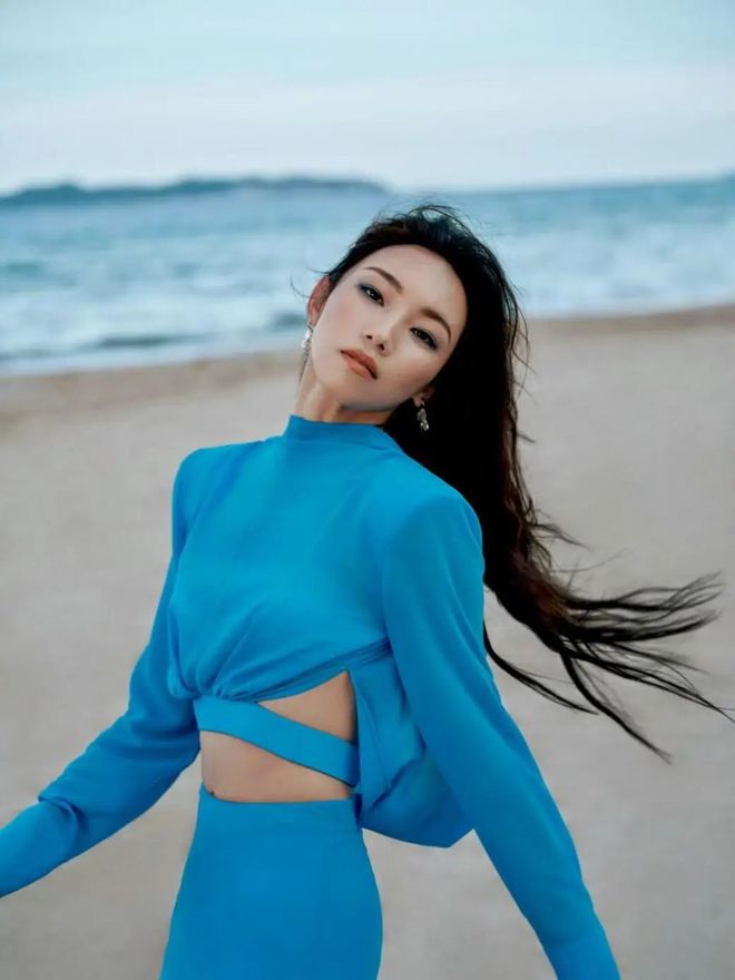 2025刚过半年，这4位女星接连翻车，个个都是重磅炸弹
