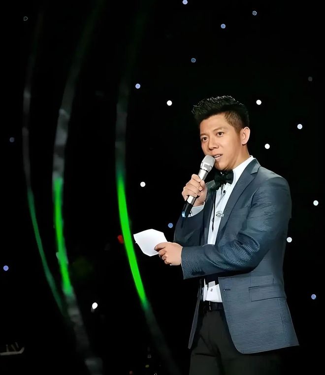 何炅的家底，都被扒出来了