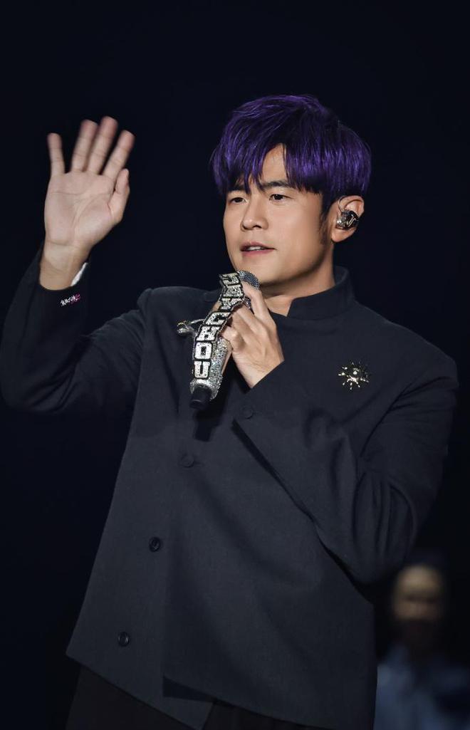 抢到周杰伦演唱会门票被强制退票，平台赔偿200元，能安抚粉丝吗
