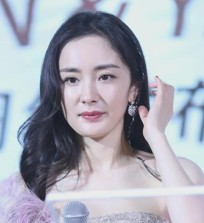 杨幂别再营销幼态审美了！看看生图清醒一下，美丽应该是多元的！