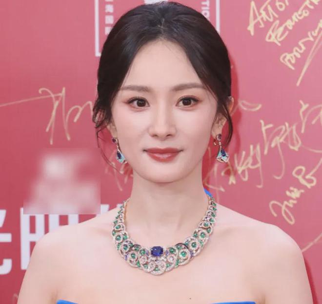 杨幂别再营销幼态审美了！看看生图清醒一下，美丽应该是多元的！