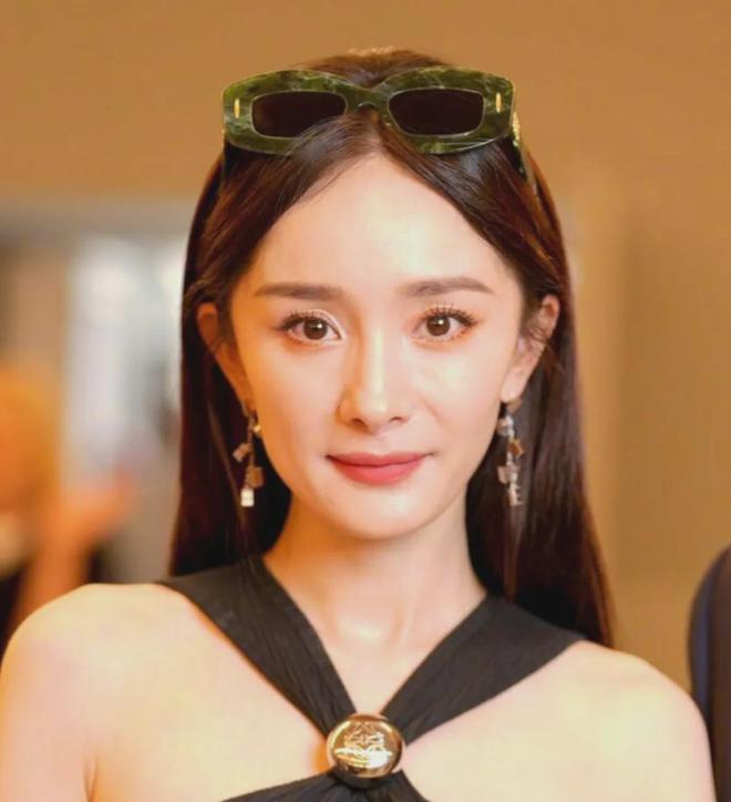 杨幂别再营销幼态审美了！看看生图清醒一下，美丽应该是多元的！