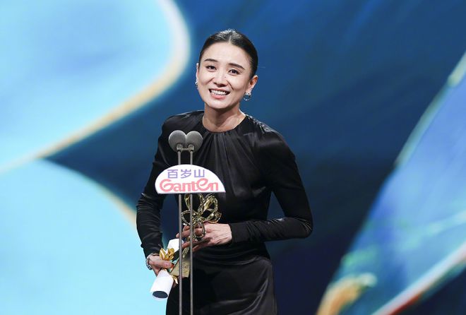 杨幂别再营销幼态审美了！看看生图清醒一下，美丽应该是多元的！