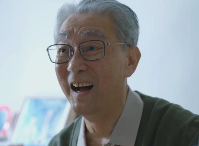90岁罗兰拄拐送别周聪，被追问好友离世感受，网友怒斥港媒没良心