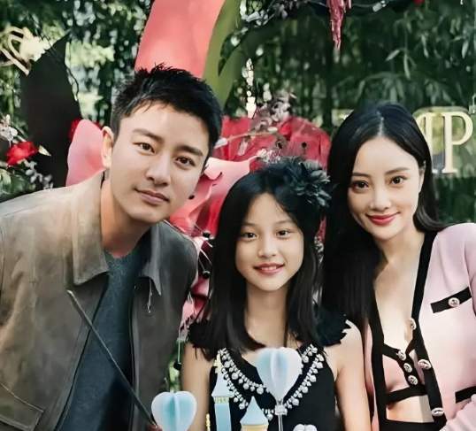 贾乃亮被骂表演型人格！李小璐被审判曾想过跳楼，女儿甜馨唤醒她