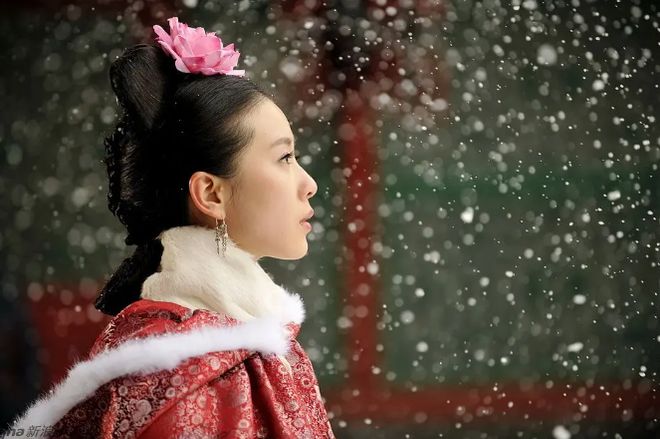 爱女叙事下，我们如何想象“姐妹情谊”？