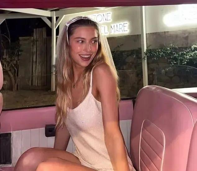 苹果公主大婚！乔布斯女儿嫁英伦马术冠军，顶级人脉联合，宾客得多壕？