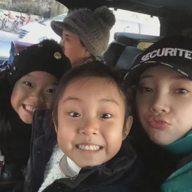 李小璐女儿越来越不对劲，感慨长大没意义，父母一直不干预遭质疑