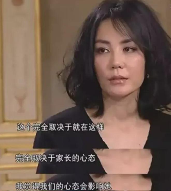 李小璐女儿越来越不对劲，感慨长大没意义，父母一直不干预遭质疑