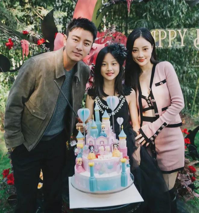 李小璐女儿越来越不对劲，感慨长大没意义，父母一直不干预遭质疑