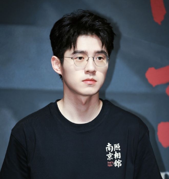 周冬雨刘昊然没分手？女方为男方新片上映包场，网友直呼真爱