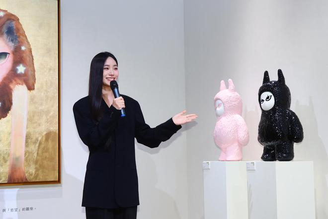 小S女儿作品陷入抄袭被嘲笑，众明星力挺她，强调只是模仿