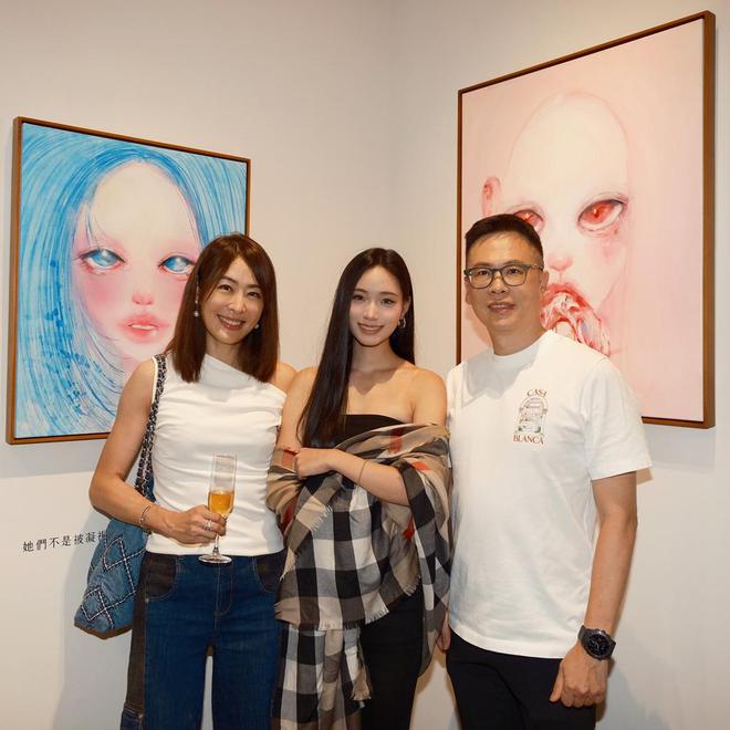 小S女儿作品陷入抄袭被嘲笑，众明星力挺她，强调只是模仿