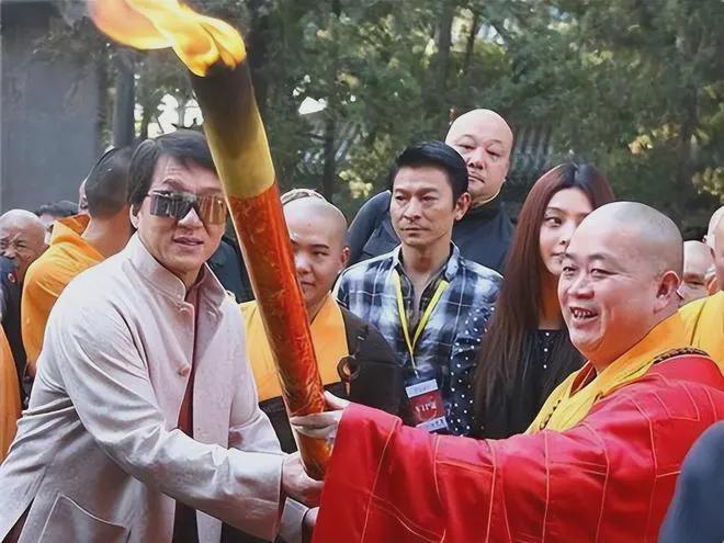 释永信塌房影响娱乐圈！多部少林寺作品烂尾搁浅，张纪中都被坑了