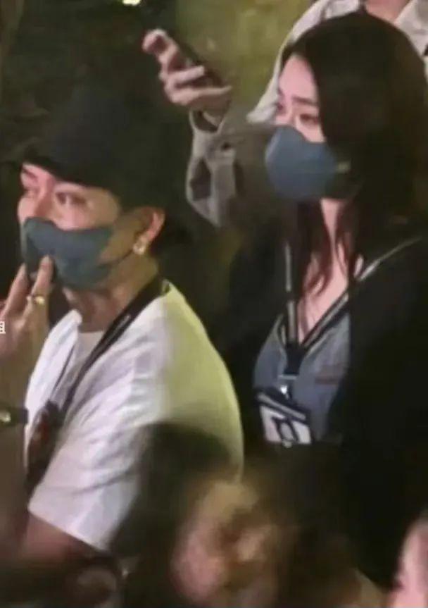 E句话 | 她承认新恋情而他否认了？