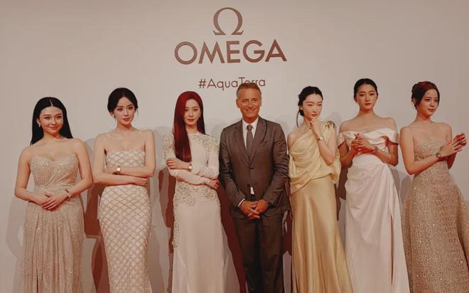 六大女星同框比美！身材越好越抢眼，关晓彤不及娜扎输在没锁骨