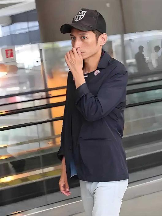 48岁的李维嘉沉浸2年后近照曝光