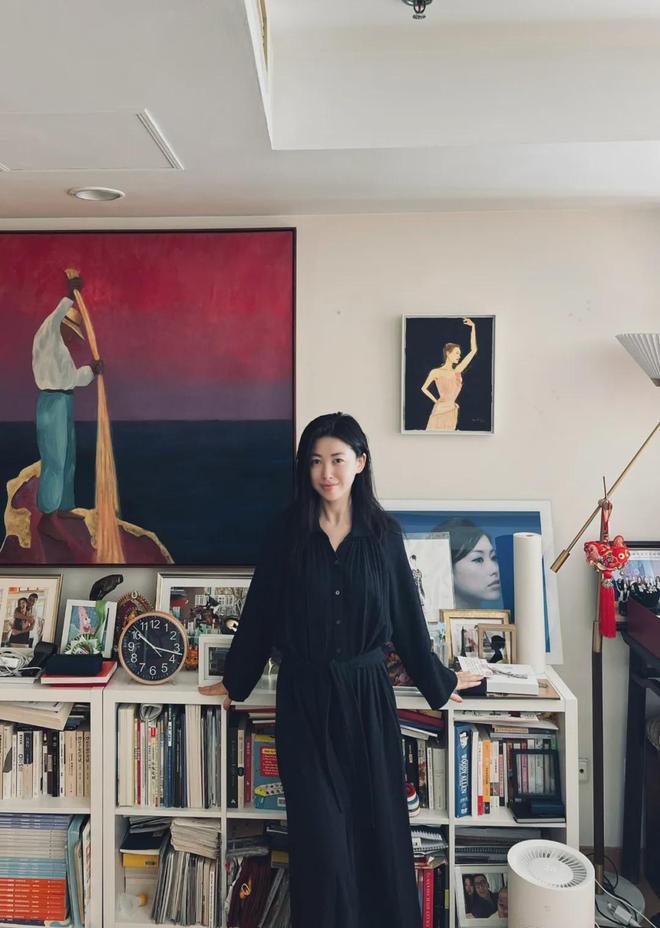 40岁朱珠帮女儿布置房间，网友羡慕哭：这样的家，谁不想要