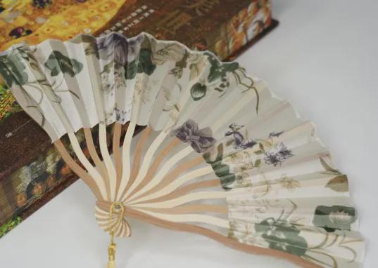 40岁朱珠帮女儿布置房间，网友羡慕哭：这样的家，谁不想要