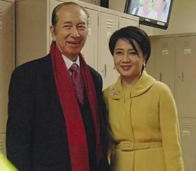 何猷君恋妹风波扯出家族秘辛！赌王十妹和堂弟不伦生子，豪门太乱