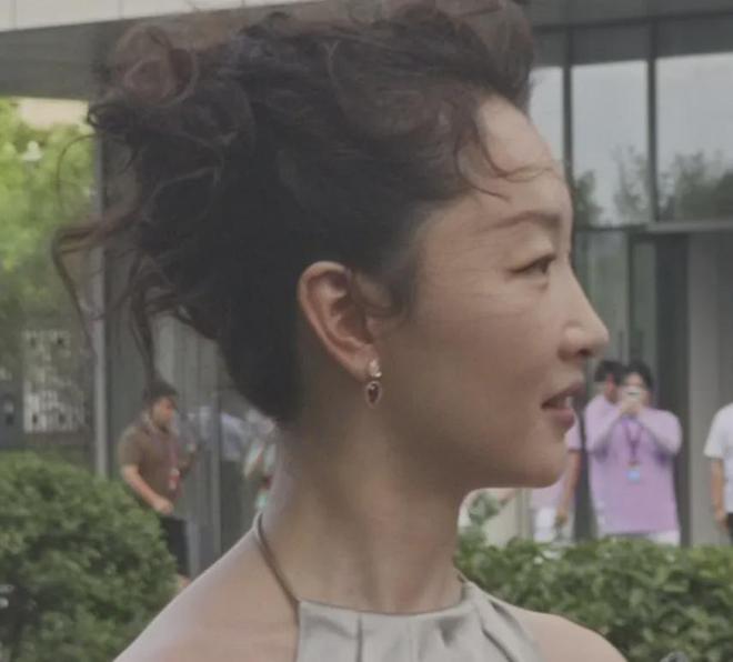 央视高清镜头下的明星！章子怡状态比杨幂好，周冬雨脸僵输给海清