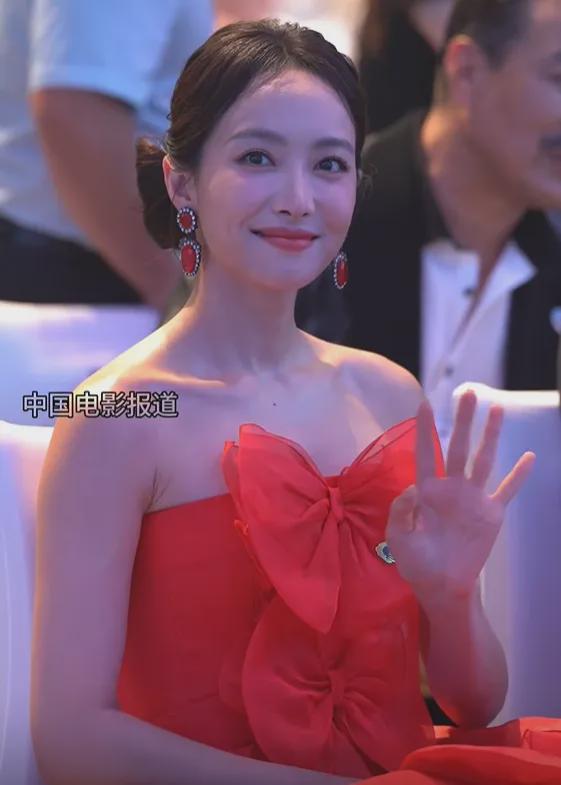 央视高清镜头下的明星！章子怡状态比杨幂好，周冬雨脸僵输给海清
