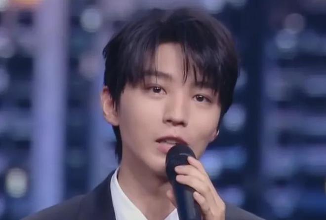 央视高清镜头下的明星！章子怡状态比杨幂好，周冬雨脸僵输给海清
