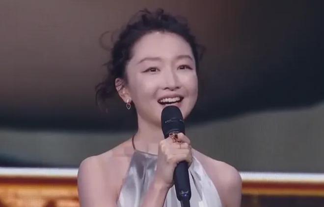 央视高清镜头下的明星！章子怡状态比杨幂好，周冬雨脸僵输给海清