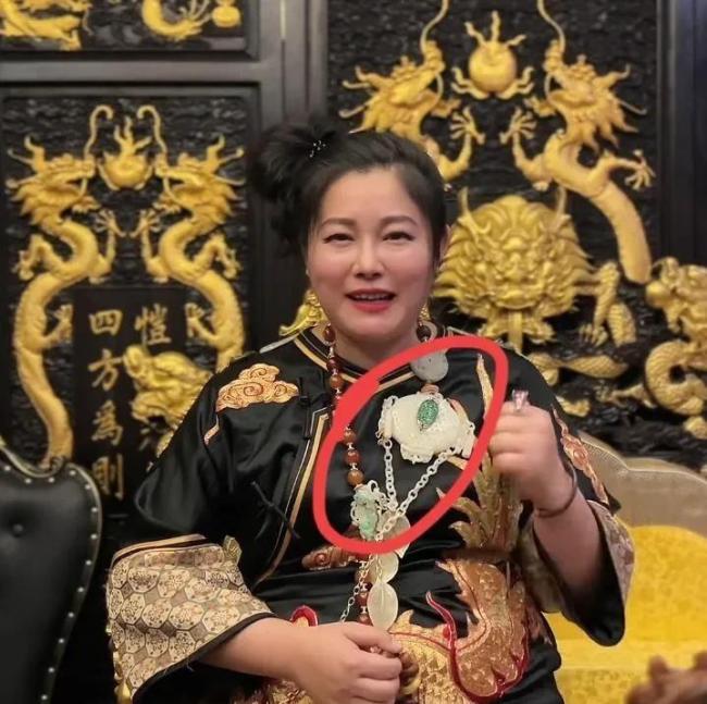 患焦虑症吃药 44岁于娜胖到认不出 昔日超模的蜕变之路