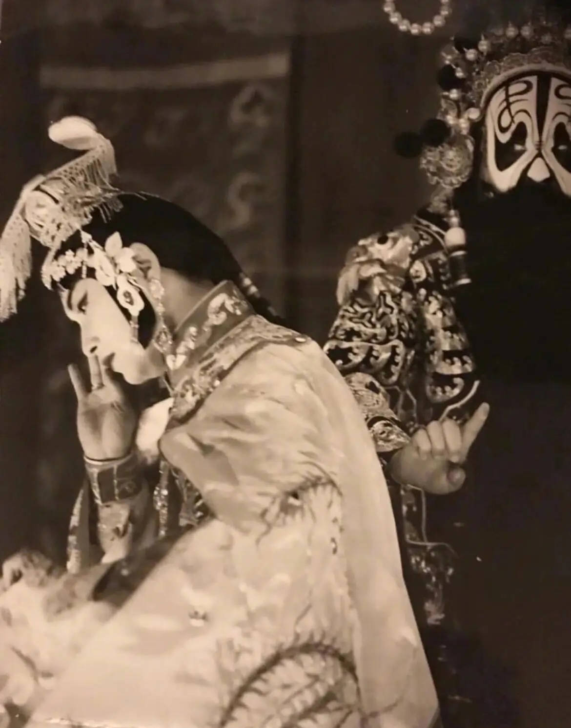 唐鹤德晒庆生旧照缅怀张国荣,20年微博后缀从未改变