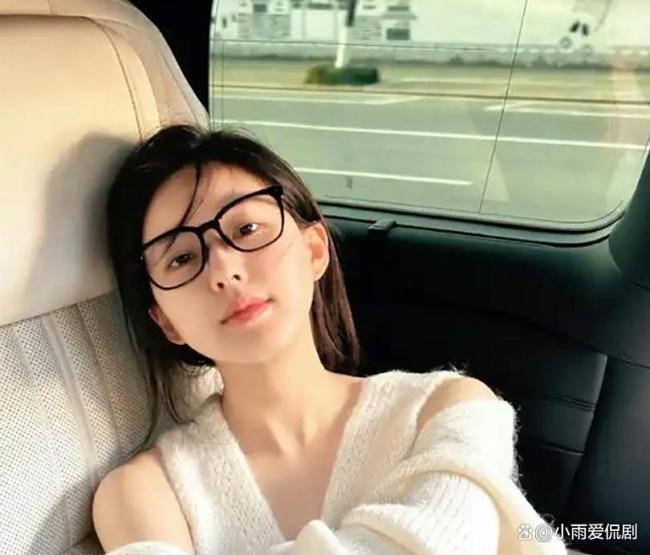 赵露思19年被经纪人PUA参加综艺 被迫发声揭露公司黑幕