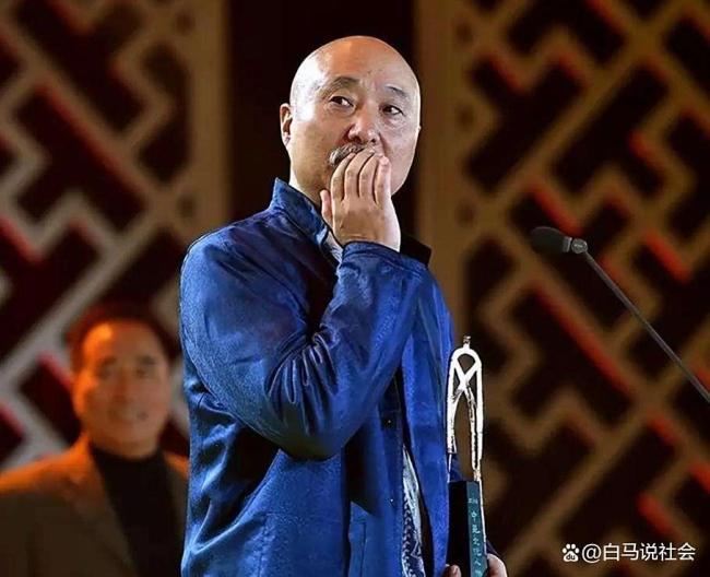 陈佩斯《戏台》牵扯与央视旧怨，版权争议引发艺术思辨 十年磨一戏再现辉煌