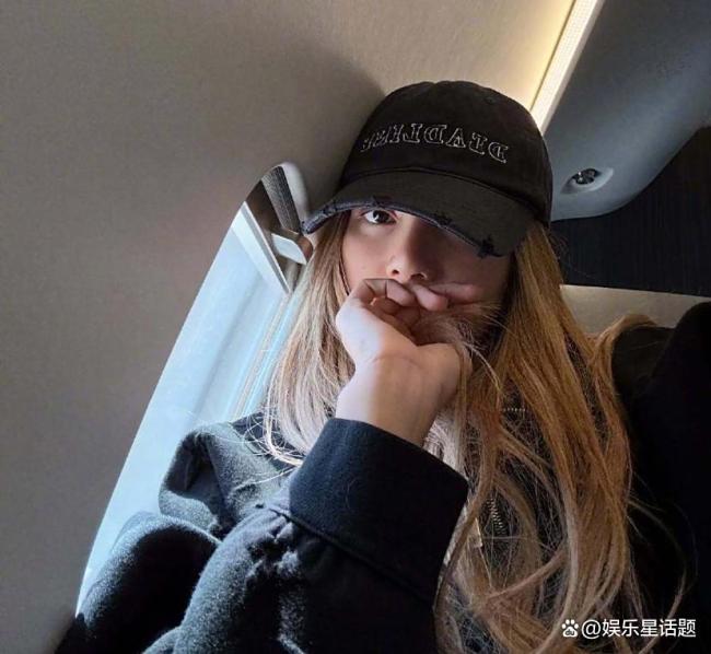 Lisa又去吃火锅了 辣妹的胃是重庆造