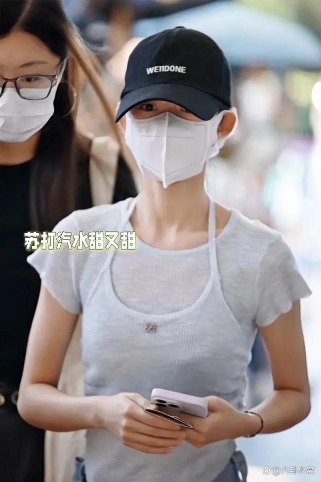 黄杨钿甜补拍冰湖重生 风波后低调复出引发热议