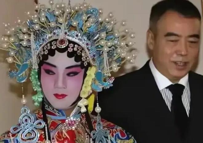 姜文说得太对了！时隔17年，43岁余少群在《戏台》一跃而下火了