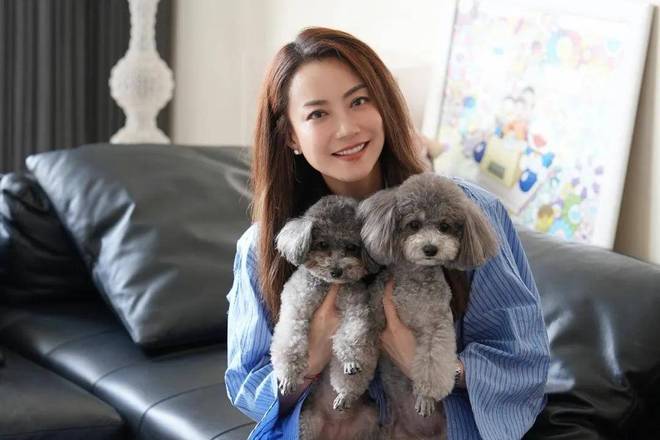巨星背后的女人，状态超顶！