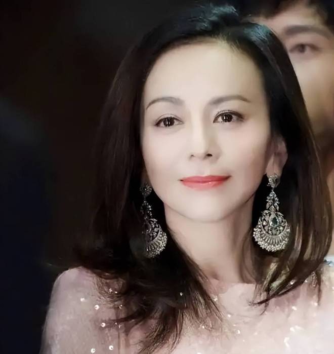 王琳回应被说把儿子当老公，怒怼网友不留情，你能读懂她的母爱吗